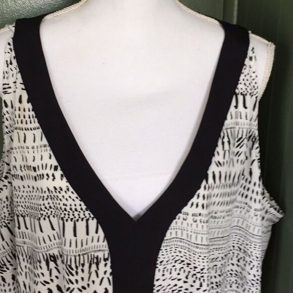 DKNYC Sleeveless Flowy Top Sz 3X - Picture 2 of 7